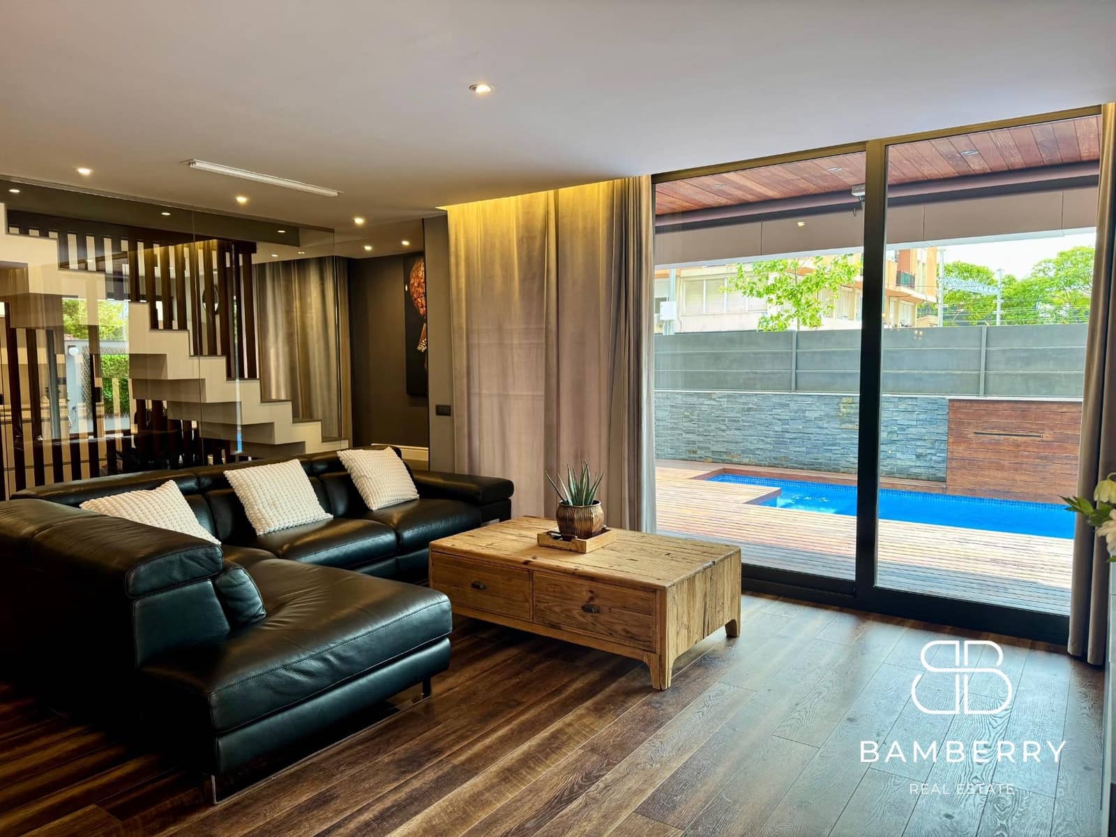 5 bedroom Villa for sale in Castelldefels with garage - € 1,890,000 (Ref: 9181523)