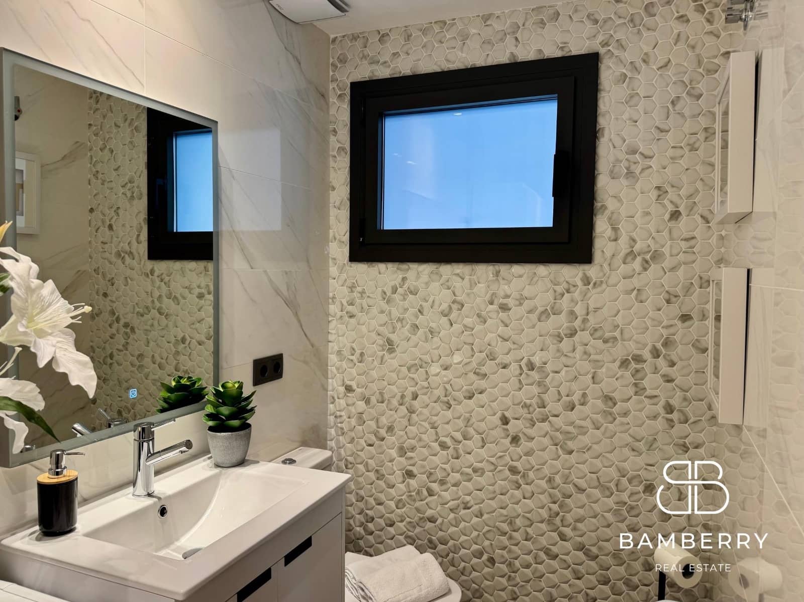 5 bedroom Villa for sale in Castelldefels with garage - € 1,890,000 (Ref: 9181523)