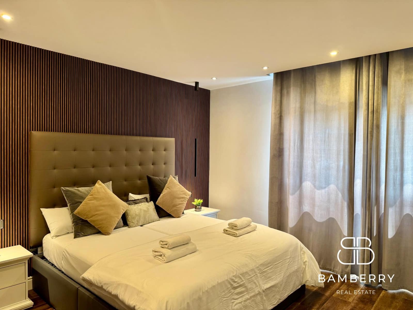 5 bedroom Villa for sale in Castelldefels with garage - € 1,890,000 (Ref: 9181523)