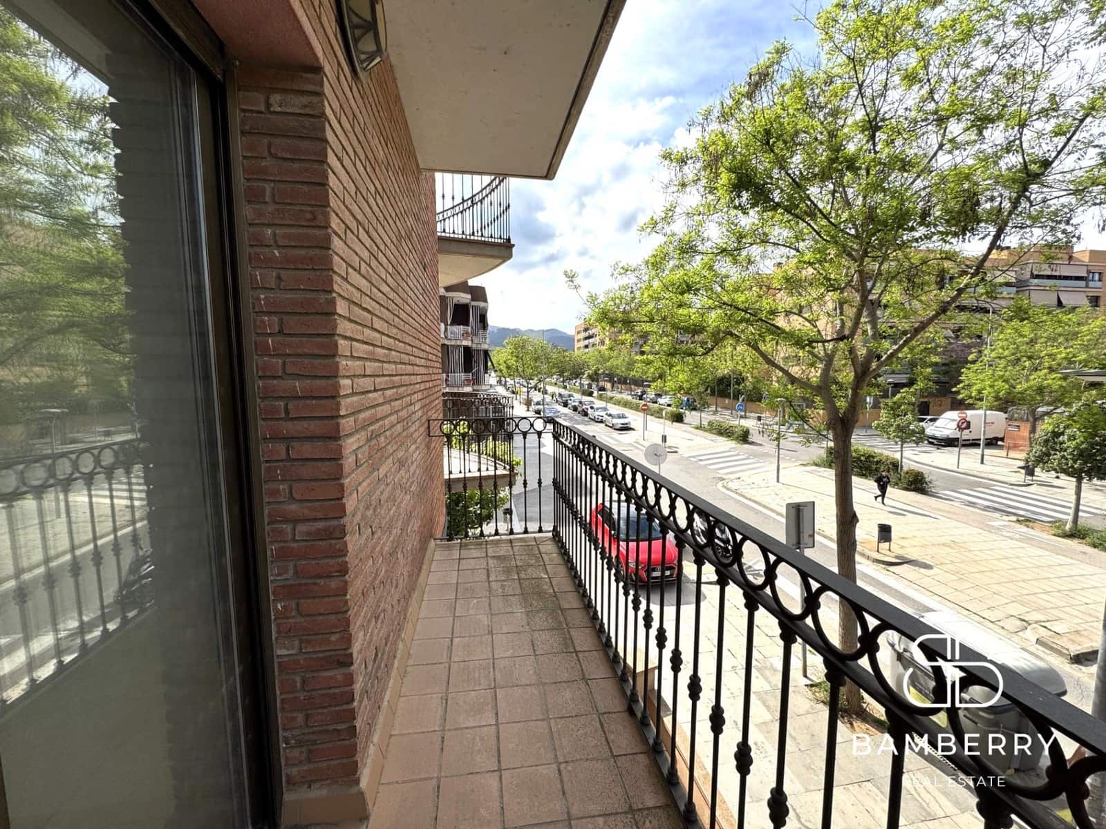 5 bedroom Apartment for sale in Gava with garage - € 589,000 (Ref: 9181524)