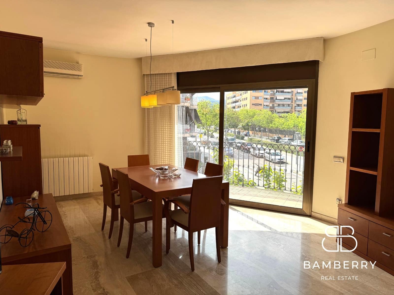 5 bedroom Apartment for sale in Gava with garage - € 589,000 (Ref: 9181524)