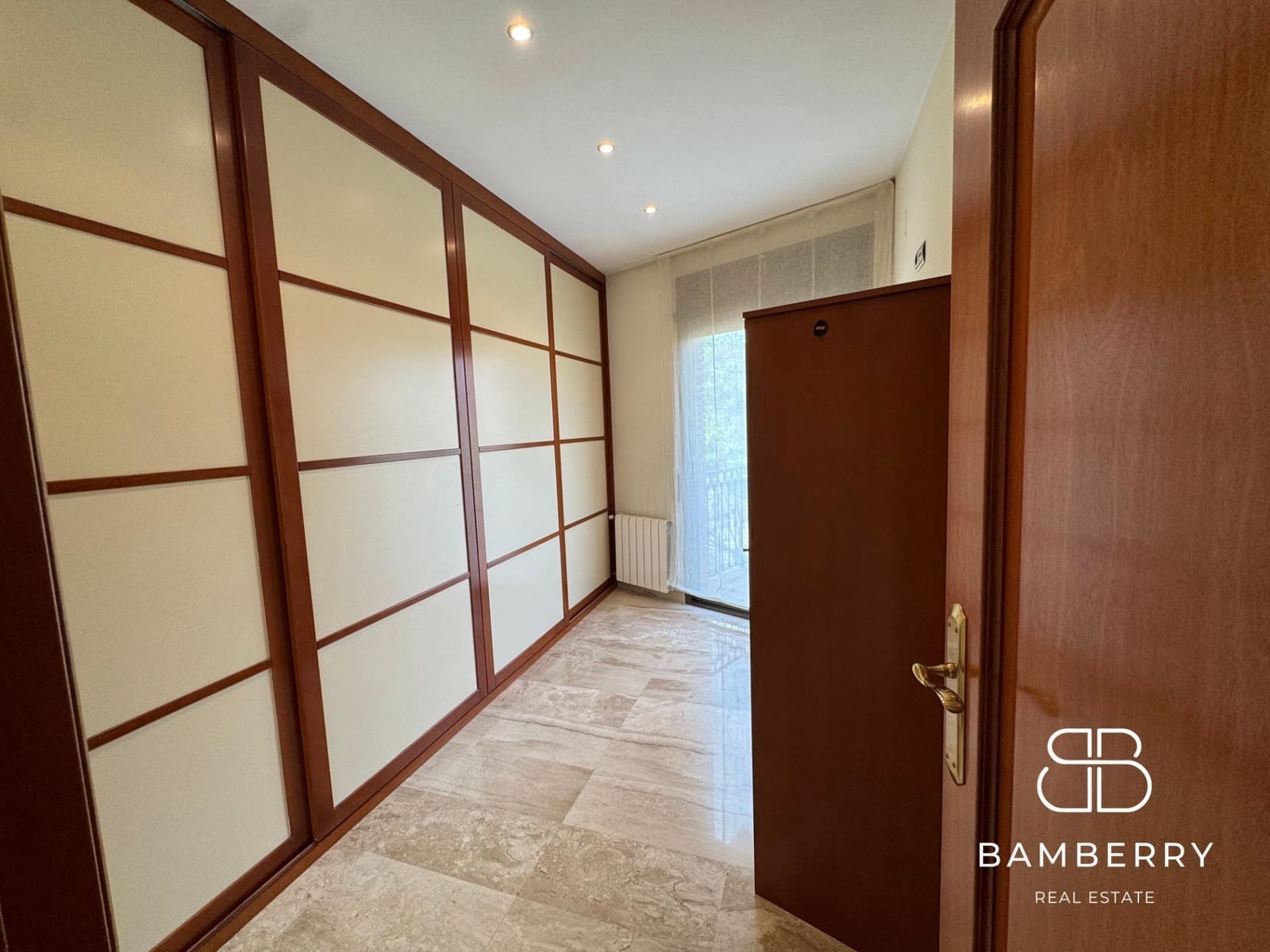 5 bedroom Apartment for sale in Gava with garage - € 589,000 (Ref: 9181524)