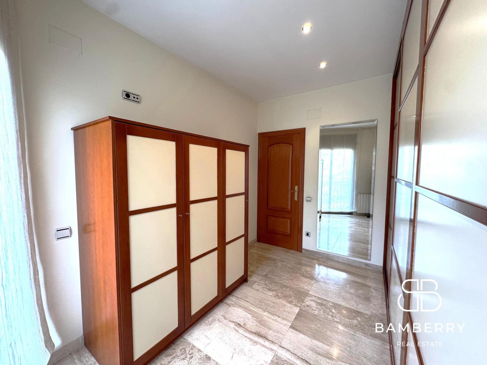 5 bedroom Apartment for sale in Gava with garage - € 589,000 (Ref: 9181524)