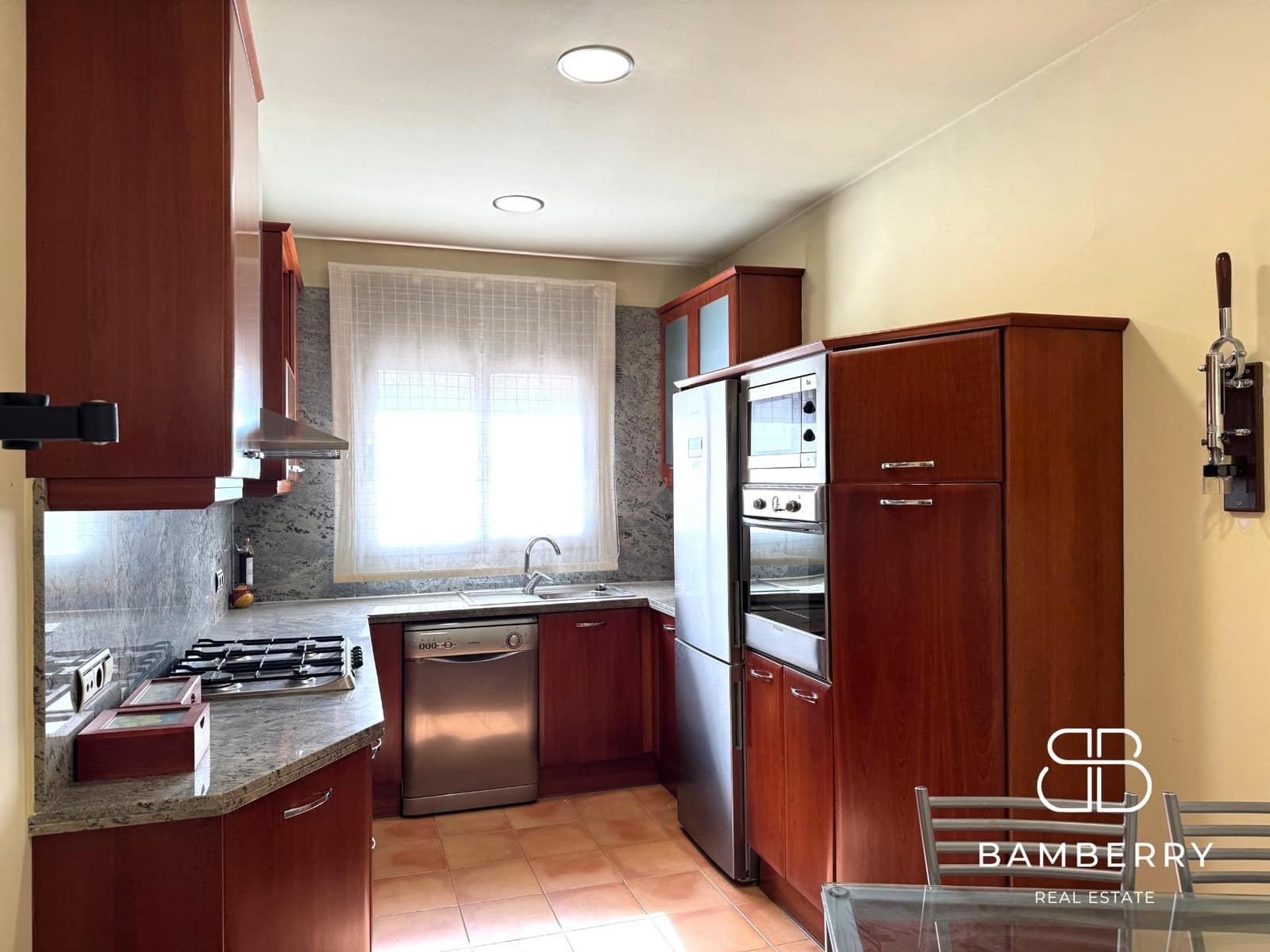 5 bedroom Apartment for sale in Gava with garage - € 589,000 (Ref: 9181524)