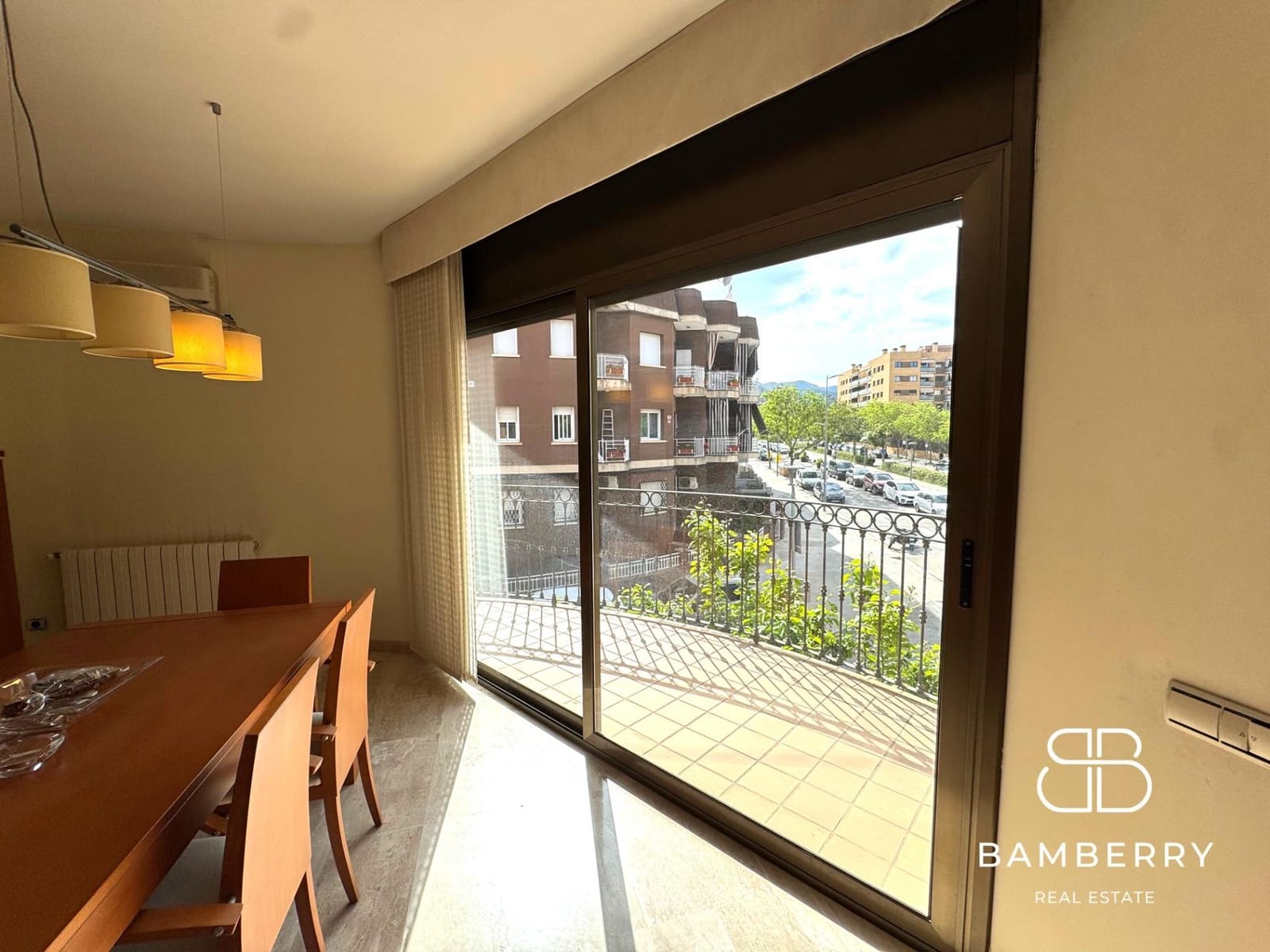 5 bedroom Apartment for sale in Gava with garage - € 589,000 (Ref: 9181524)