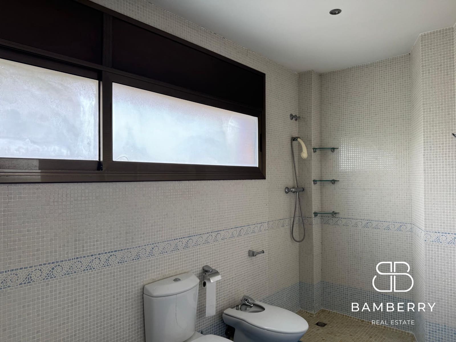 5 bedroom Apartment for sale in Gava with garage - € 589,000 (Ref: 9181524)