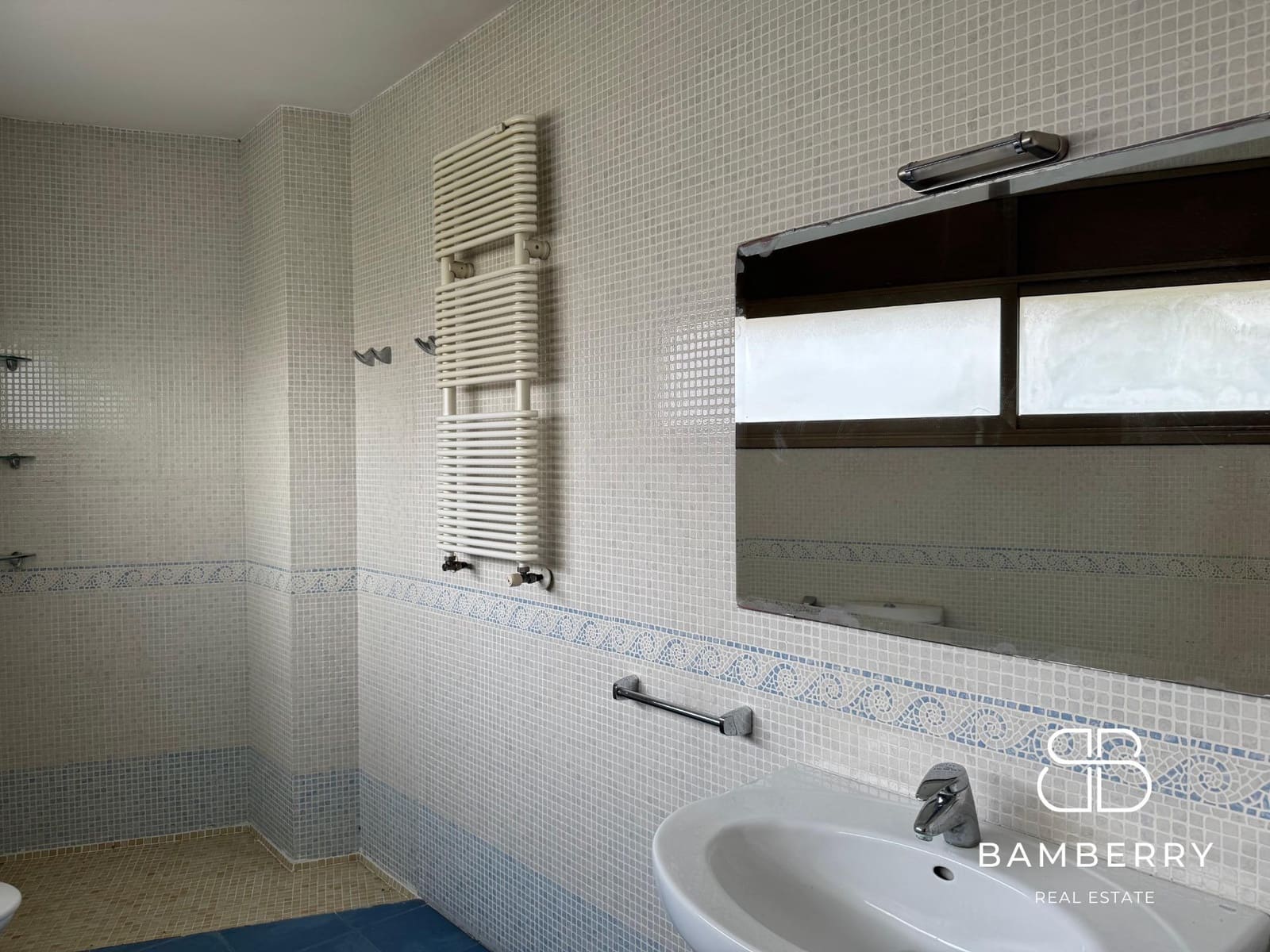 5 bedroom Apartment for sale in Gava with garage - € 589,000 (Ref: 9181524)