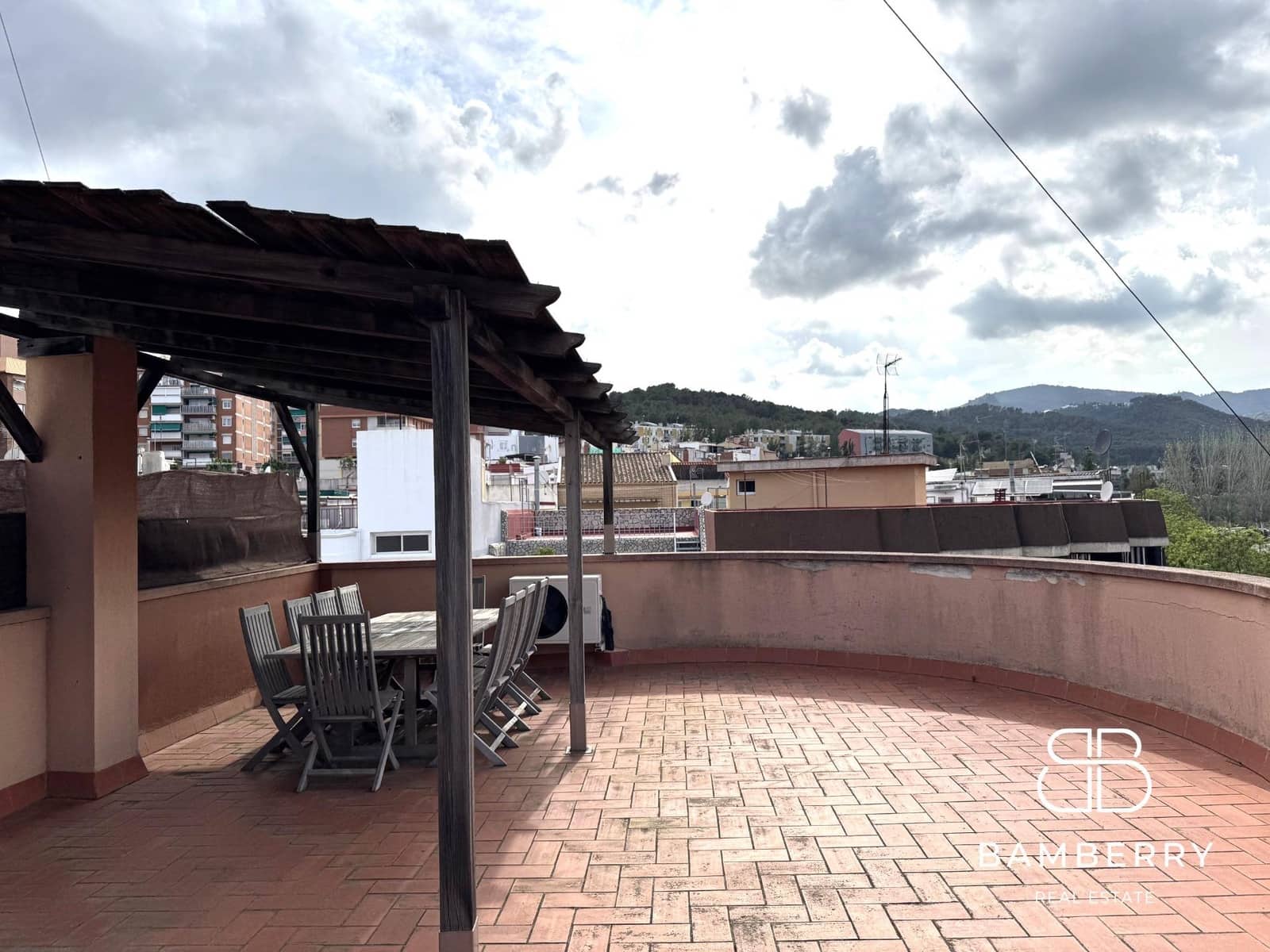 5 bedroom Apartment for sale in Gava with garage - € 589,000 (Ref: 9181524)