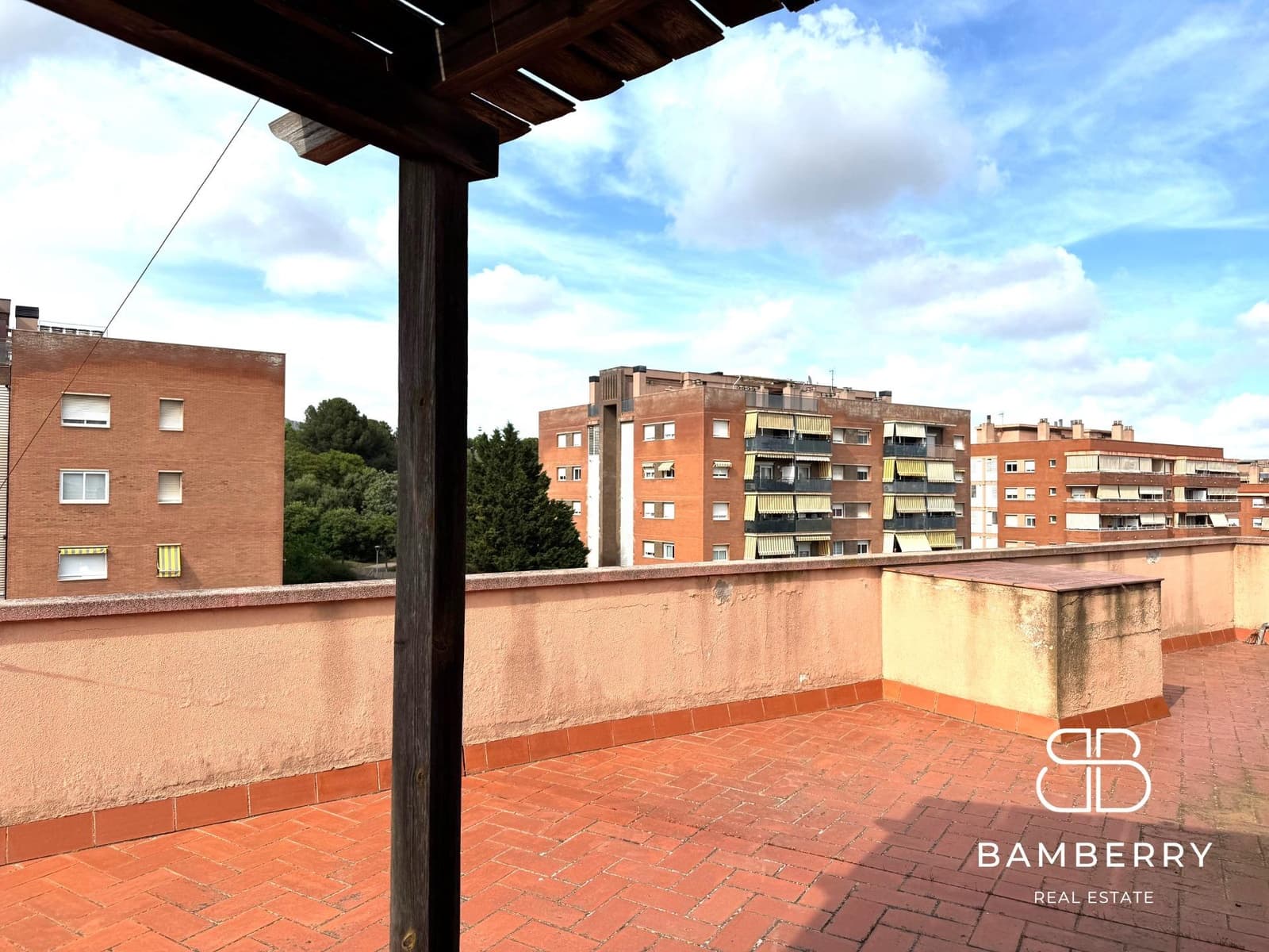 5 bedroom Apartment for sale in Gava with garage - € 589,000 (Ref: 9181524)