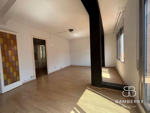 4 quarto Apartamento para arrendar em Vallcarca i Els Penitents, Barcelona cidade - 2 200 € (Ref: 9181525)