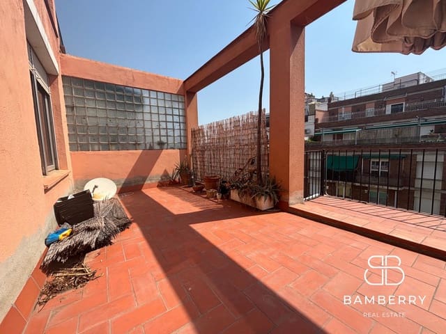 4 quarto Apartamento para arrendar em Vallcarca i Els Penitents, Barcelona cidade - 2 200 € (Ref: 9181525)