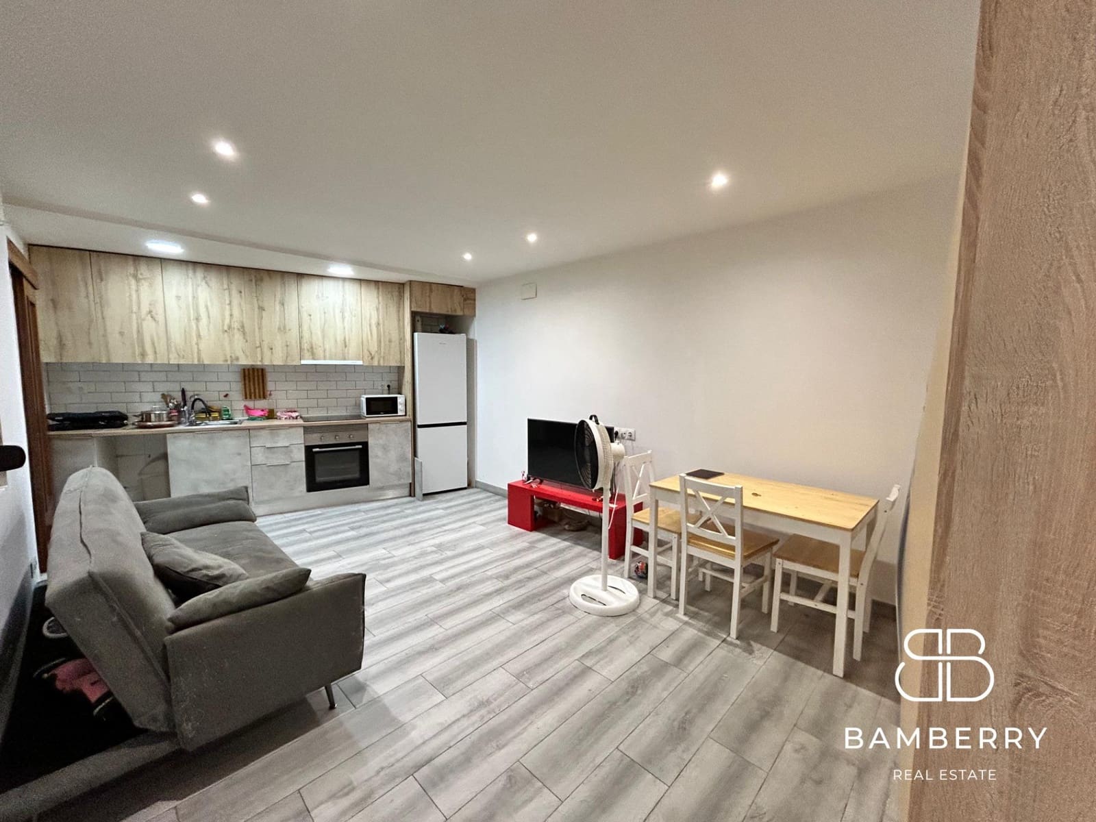 3 bedroom Flat for sale in Castelldefels - € 280,000 (Ref: 9181526)