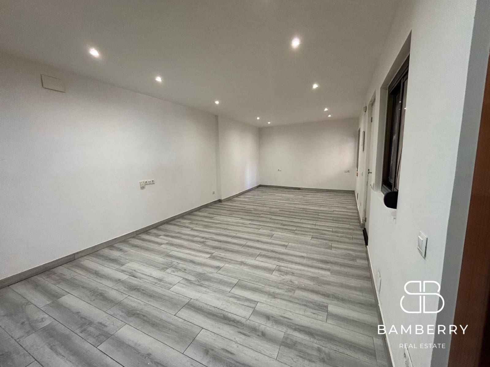 3 bedroom Flat for sale in Castelldefels - € 280,000 (Ref: 9181526)