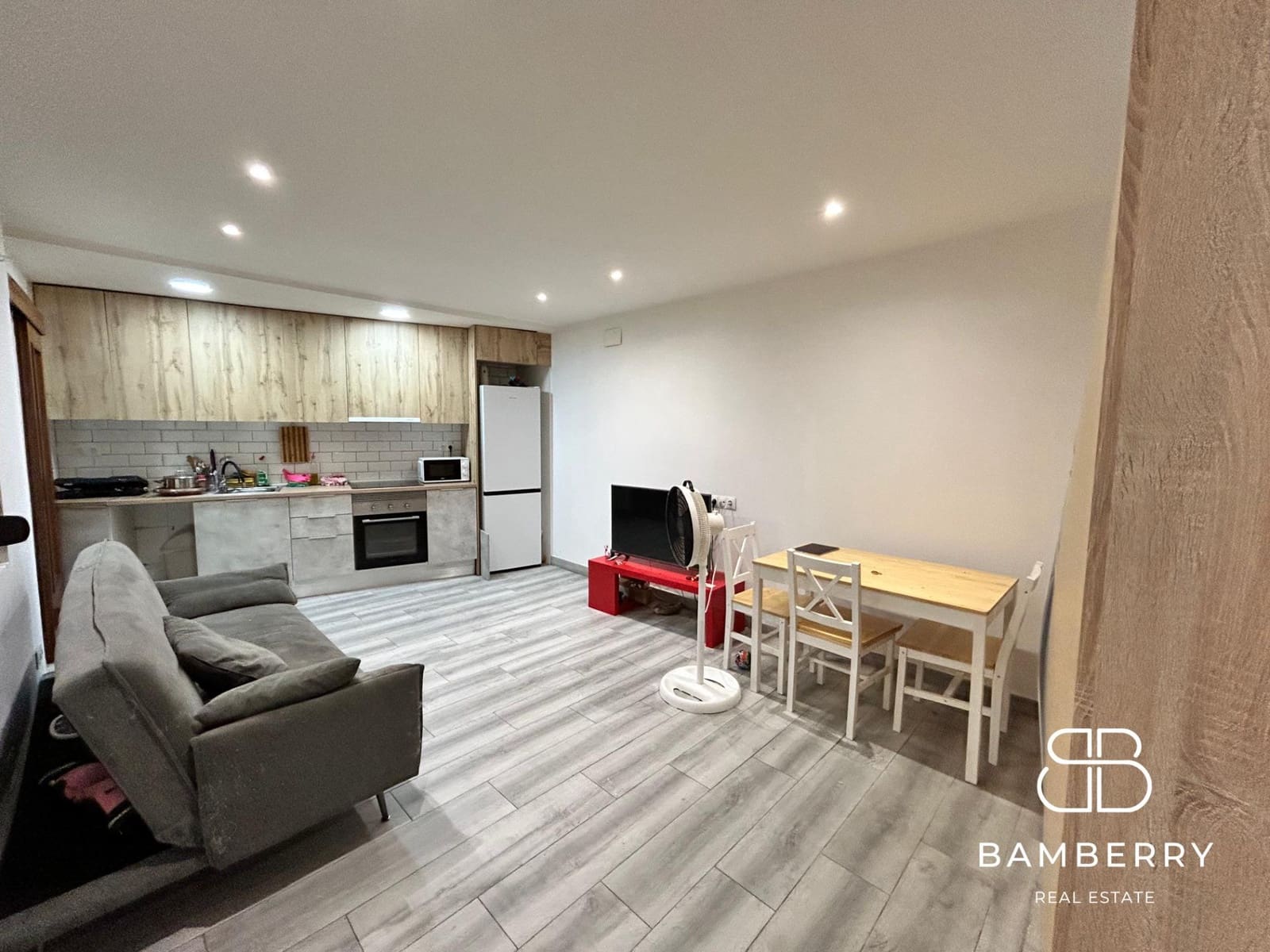 3 bedroom Flat for sale in Castelldefels - € 280,000 (Ref: 9181526)