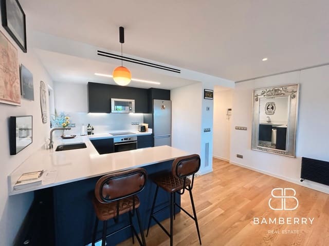 Piso de 2 habitaciones en Castelldefels en venta - 645.000 € (Ref: 9204551)