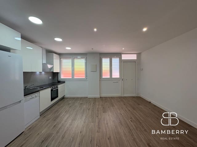 Piso de 2 habitaciones en Castelldefels en venta - 215.000 € (Ref: 9219985)