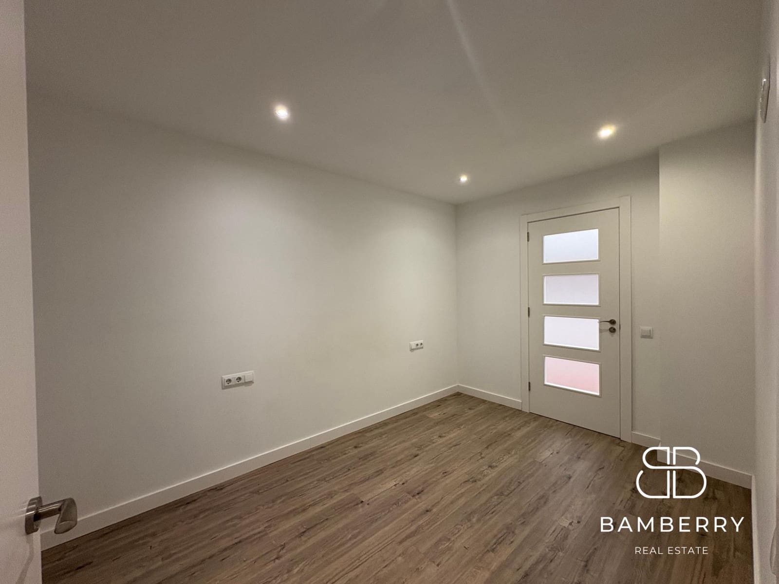 2 bedroom Flat for sale in Castelldefels - € 215,000 (Ref: 9219985)