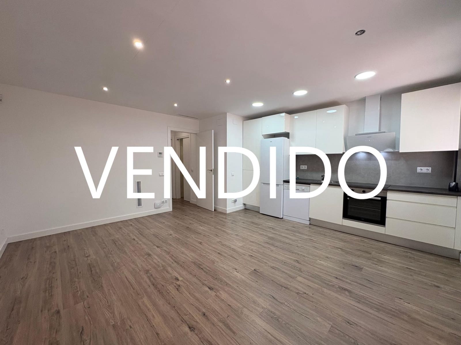 Piso de 2 habitaciones en Castelldefels en venta - 215.000 € (Ref: 9219985)
