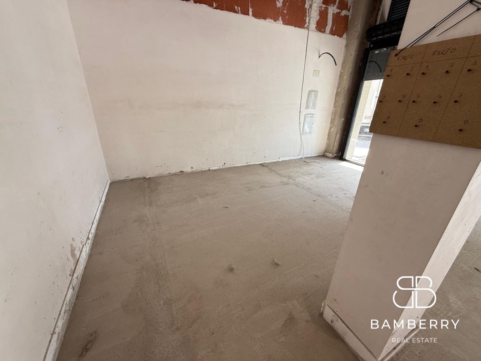 Komercyjne do wynajęcia w Badalona - 1 680 € (Ref: 9228560)