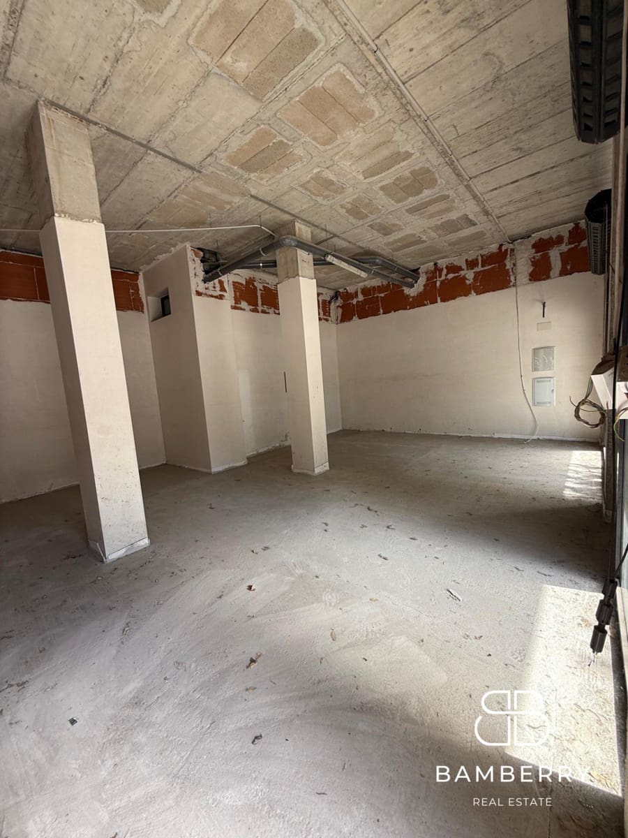 Commercial for rent in Badalona - € 1,680 (Ref: 9228560)