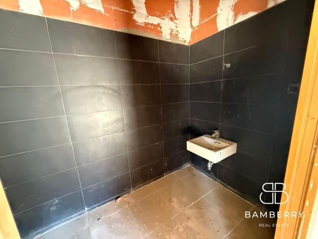 Commercieel te huur in Badalona - € 1.680 (Ref: 9228560)