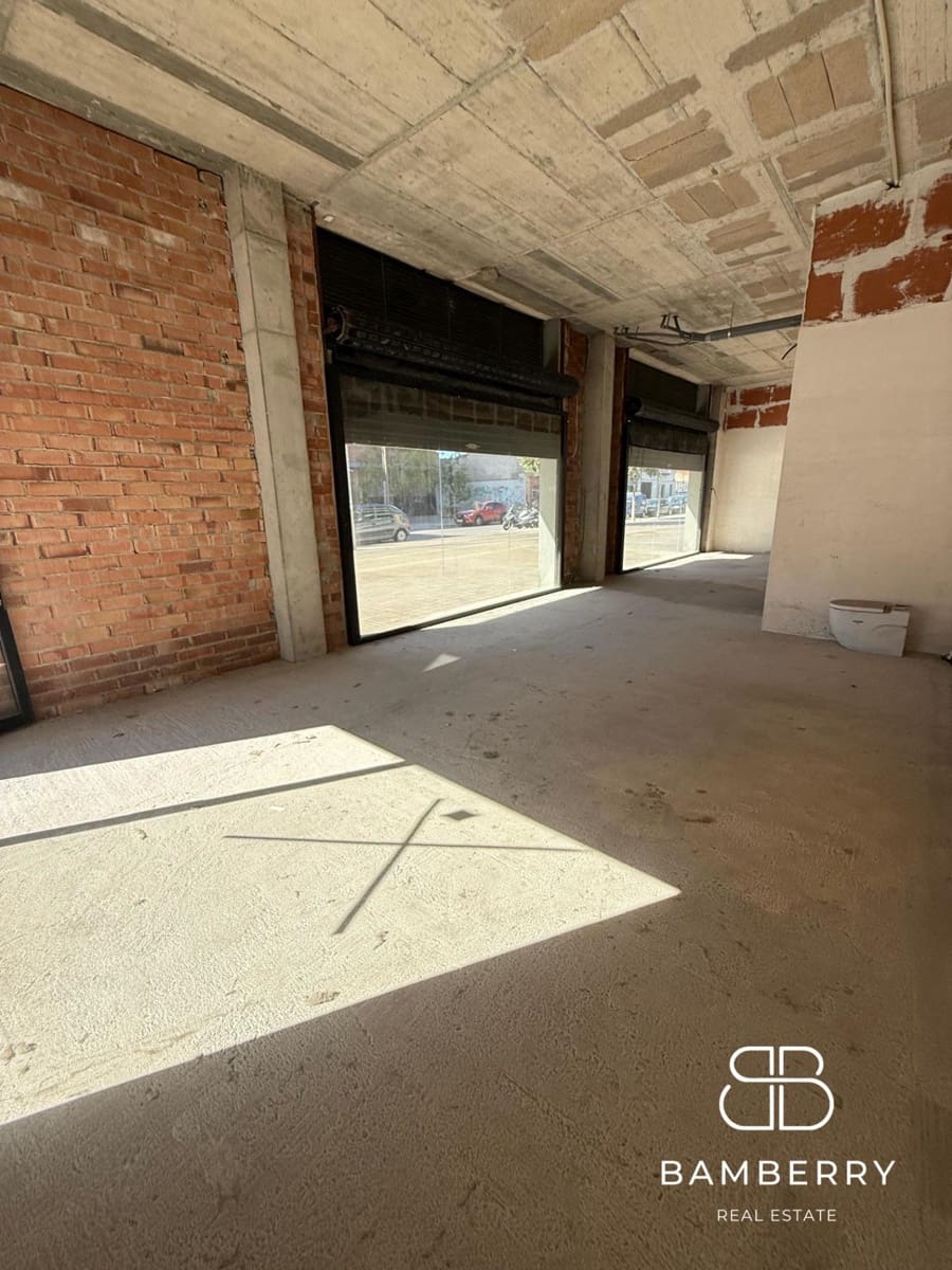 Commercial for rent in Badalona - € 1,850 (Ref: 9228562)