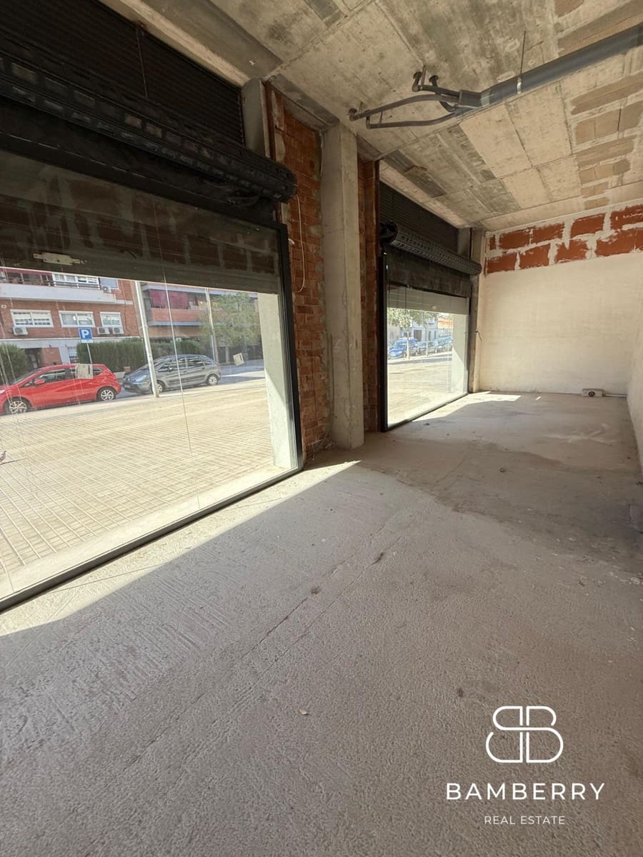 Commercial for rent in Badalona - € 1,850 (Ref: 9228562)