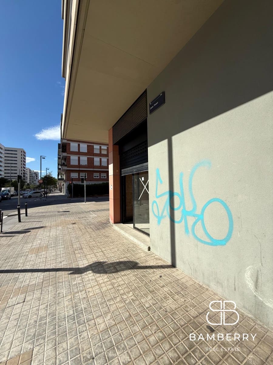 Commercial for rent in Badalona - € 1,850 (Ref: 9228562)