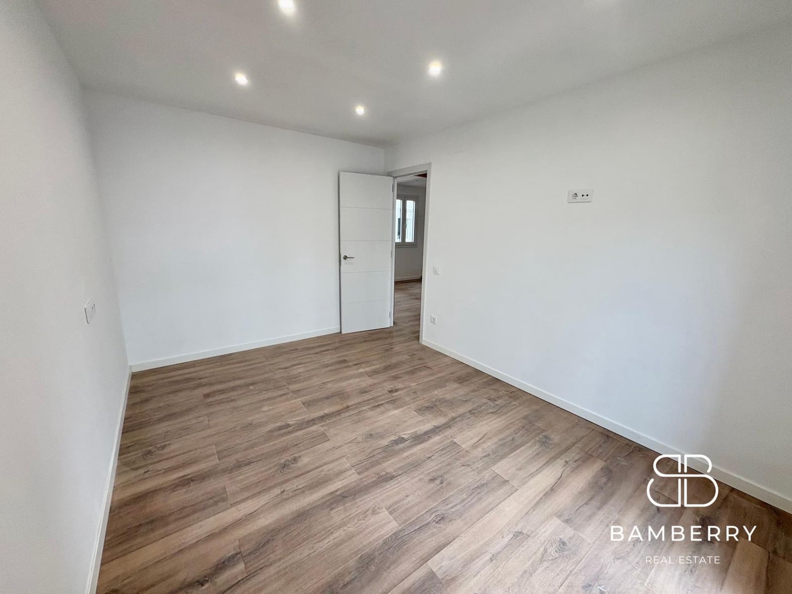 2 soveværelse Penthouse til salg i Barcelona by - € 589.000 (Ref: 9243445)