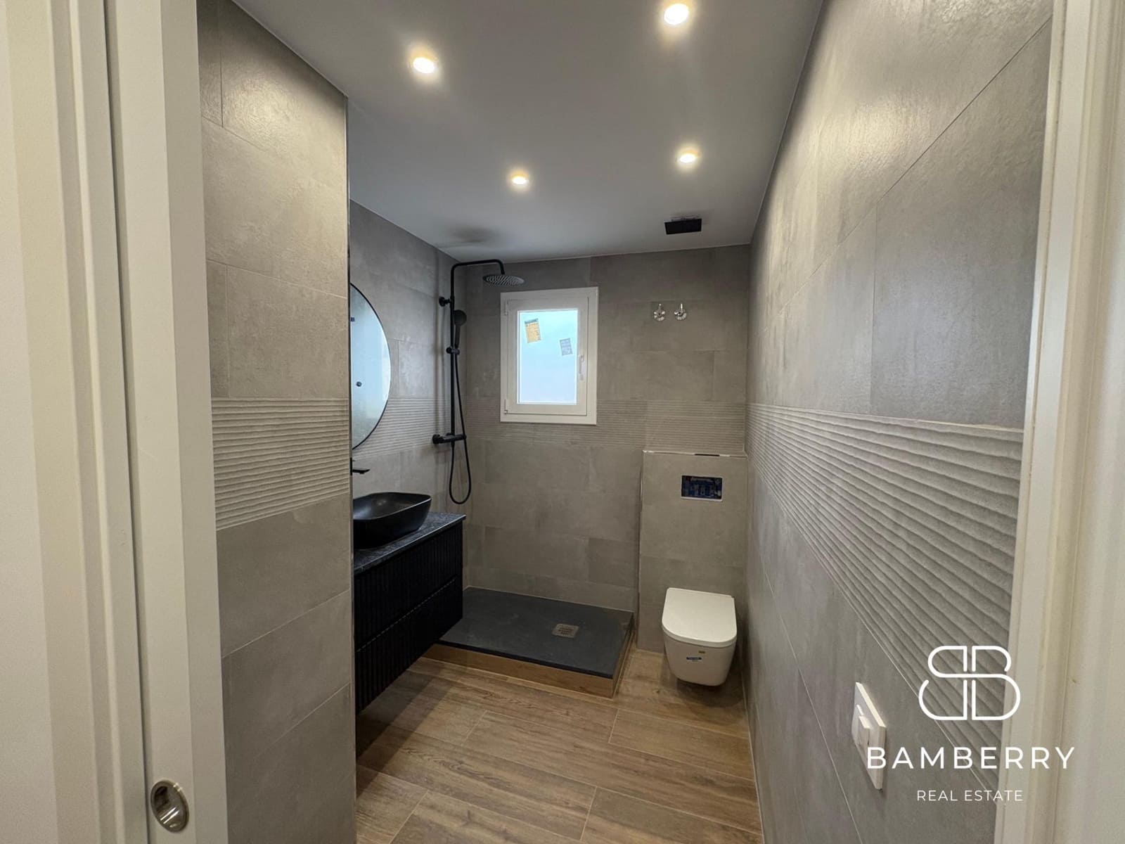 2 bedroom Penthouse for sale in Barcelona city - € 589,000 (Ref: 9243445)