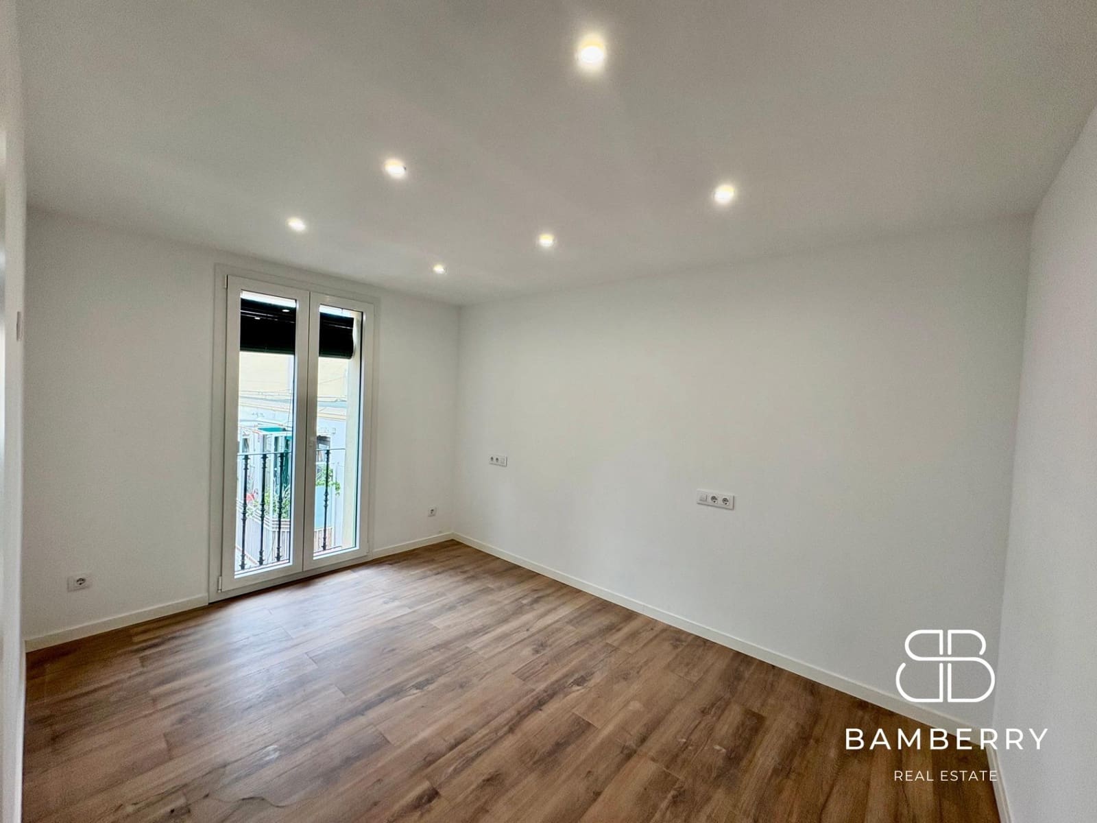 2 quarto Penthouse para venda em Barcelona cidade - 589 000 € (Ref: 9243445)