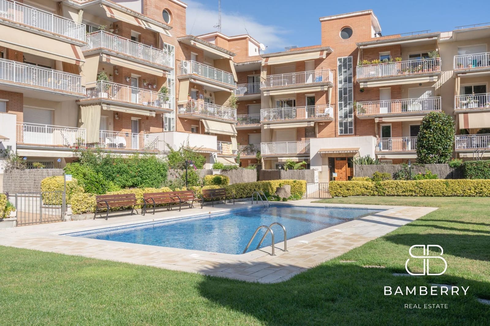 3 sypialnia Apartament na sprzedaż w Sant Pol de Mar z basenem garażem - 425 000 € (Ref: 9374137)