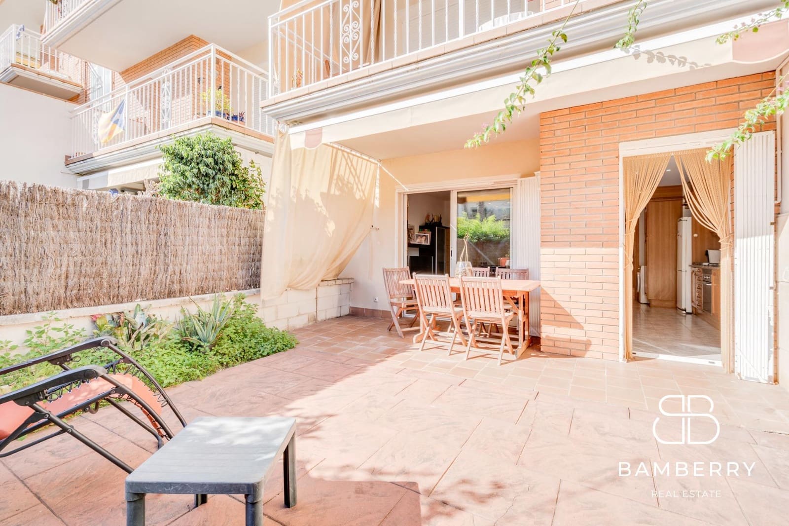 3 sypialnia Apartament na sprzedaż w Sant Pol de Mar z basenem garażem - 425 000 € (Ref: 9374137)