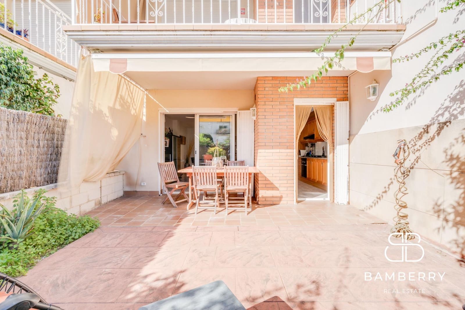 3 sypialnia Apartament na sprzedaż w Sant Pol de Mar z basenem garażem - 425 000 € (Ref: 9374137)