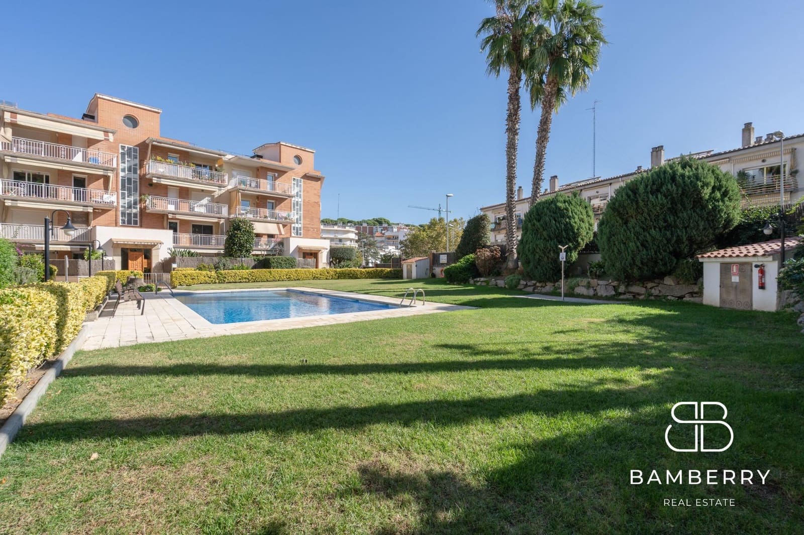 3 sypialnia Apartament na sprzedaż w Sant Pol de Mar z basenem garażem - 425 000 € (Ref: 9374137)