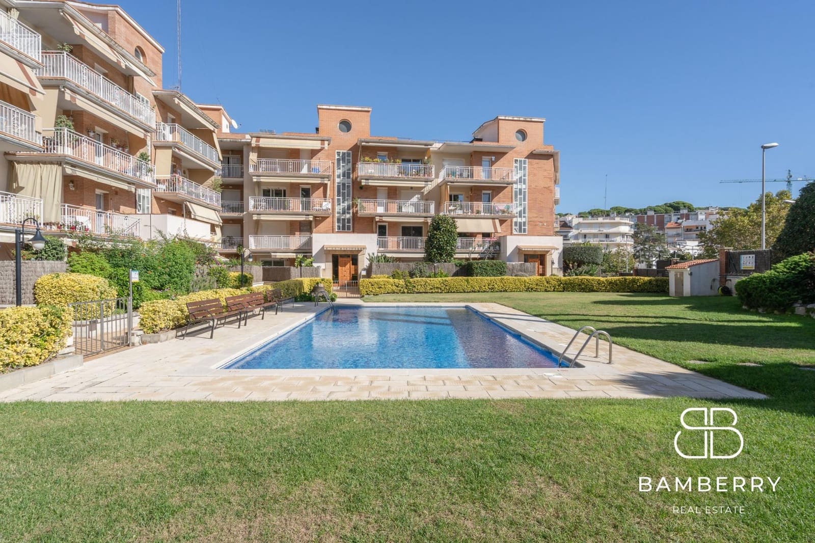 3 sypialnia Apartament na sprzedaż w Sant Pol de Mar z basenem garażem - 425 000 € (Ref: 9374137)