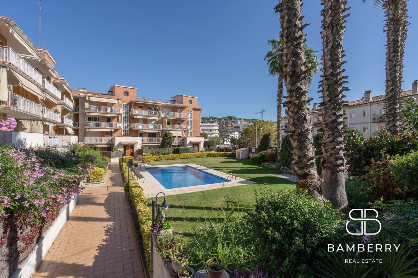 3 sypialnia Apartament na sprzedaż w Sant Pol de Mar z basenem garażem - 425 000 € (Ref: 9374137)