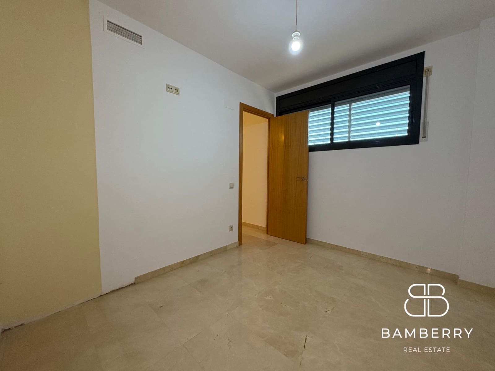 1 slaapkamer Kantoor te huur in Castelldefels - € 800 (Ref: 9422479)