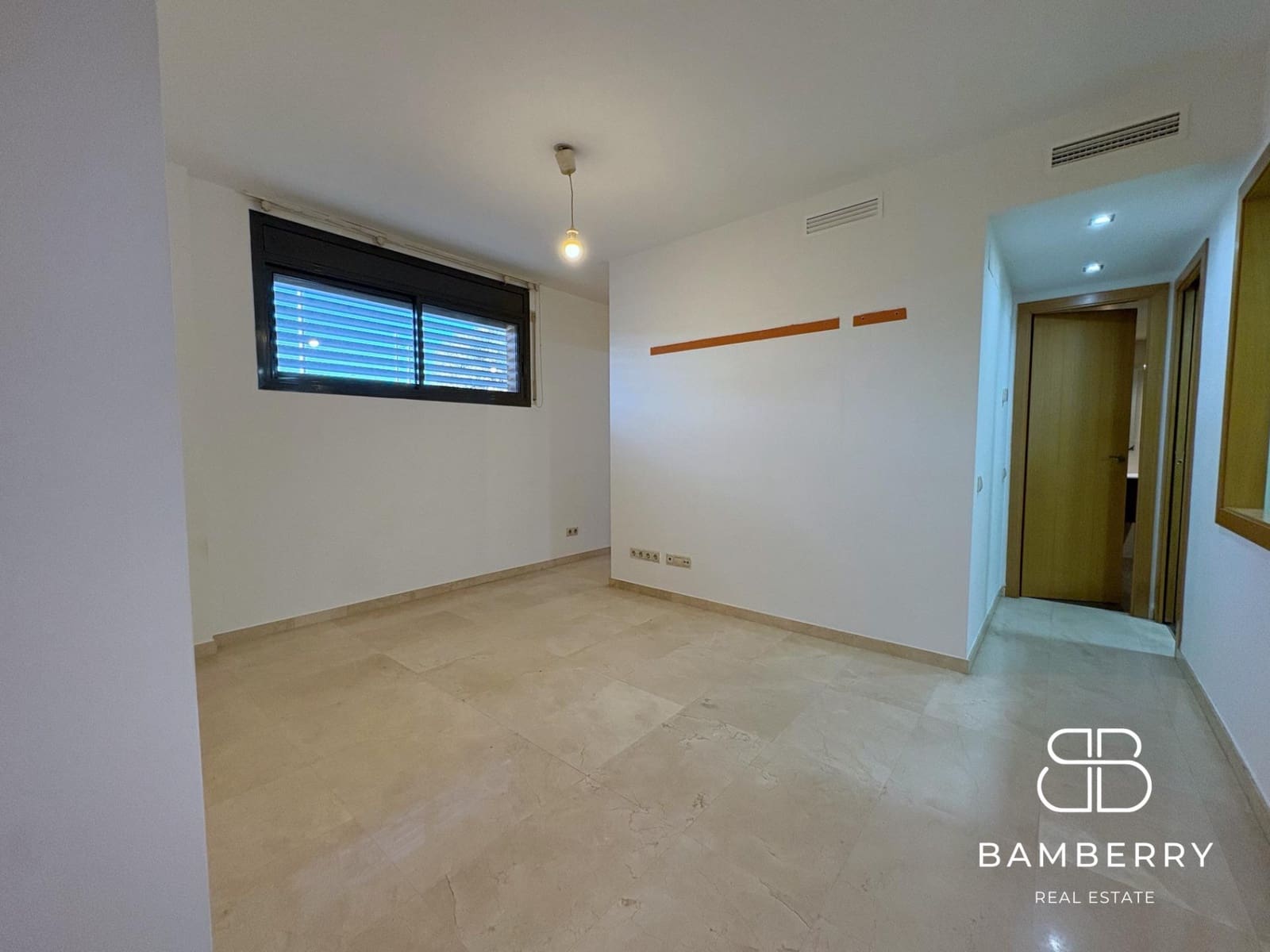 1 slaapkamer Kantoor te huur in Castelldefels - € 800 (Ref: 9422479)