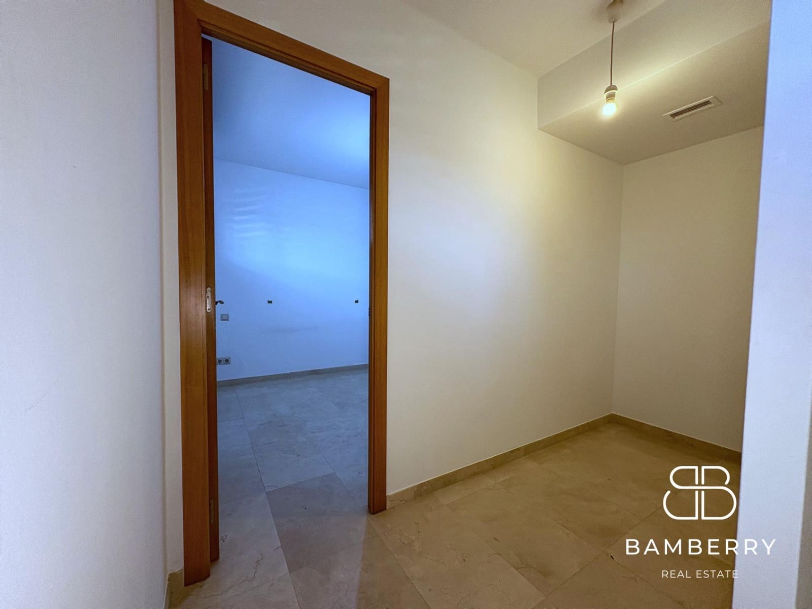1 slaapkamer Kantoor te huur in Castelldefels - € 800 (Ref: 9422479)
