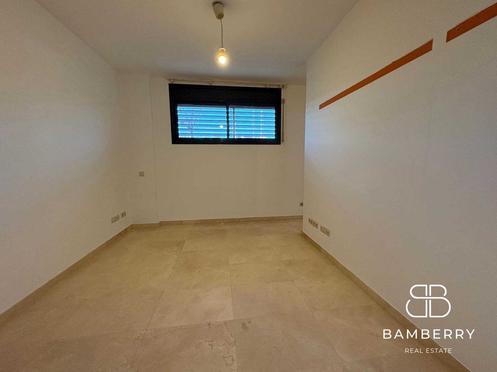 1 slaapkamer Kantoor te huur in Castelldefels - € 800 (Ref: 9422479)