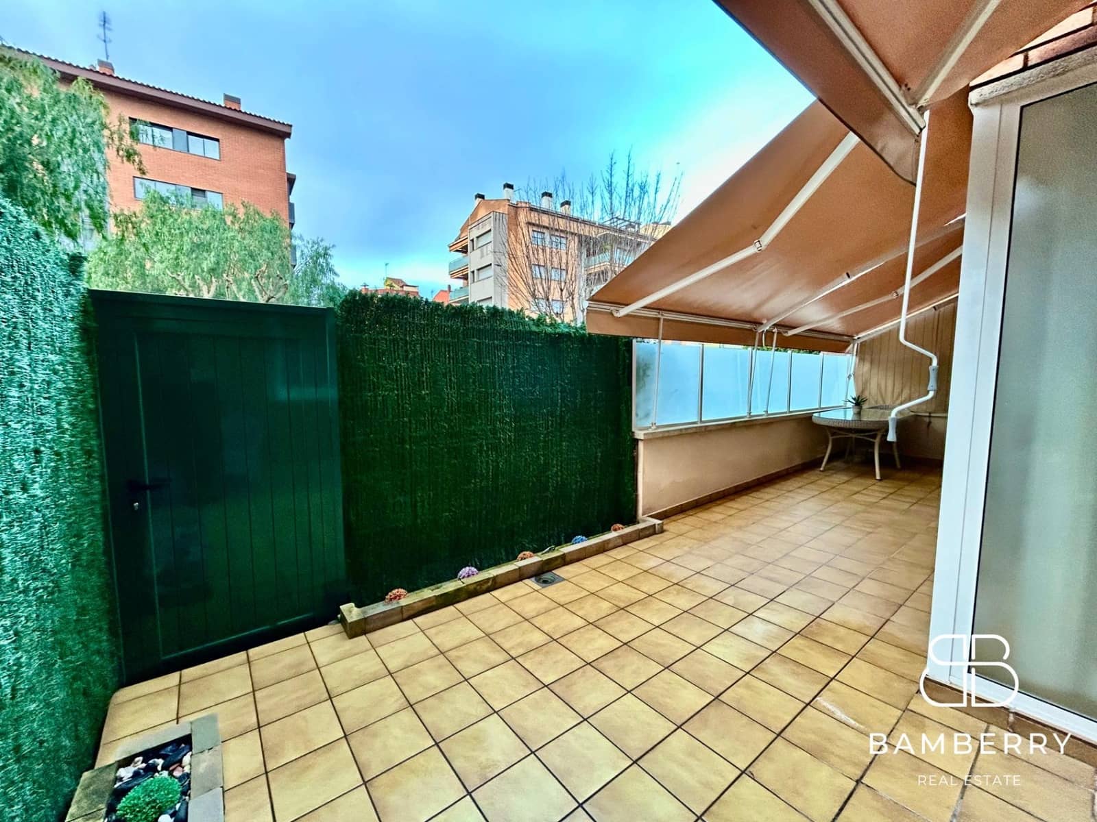 3 slaapkamer Flat te koop in Castelldefels met zwembad - € 565.000 (Ref: 9568707)