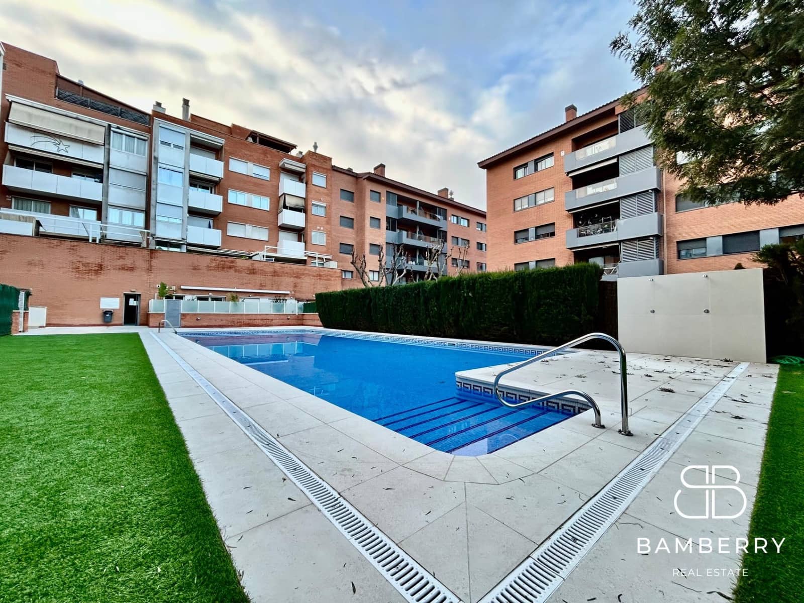 3 slaapkamer Flat te koop in Castelldefels met zwembad - € 565.000 (Ref: 9568707)