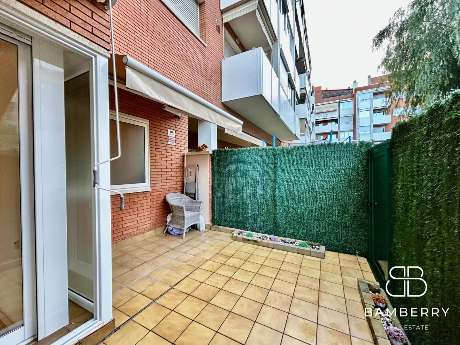 3 bedroom Flat for sale in Castelldefels with pool - € 565,000 (Ref: 9568707)