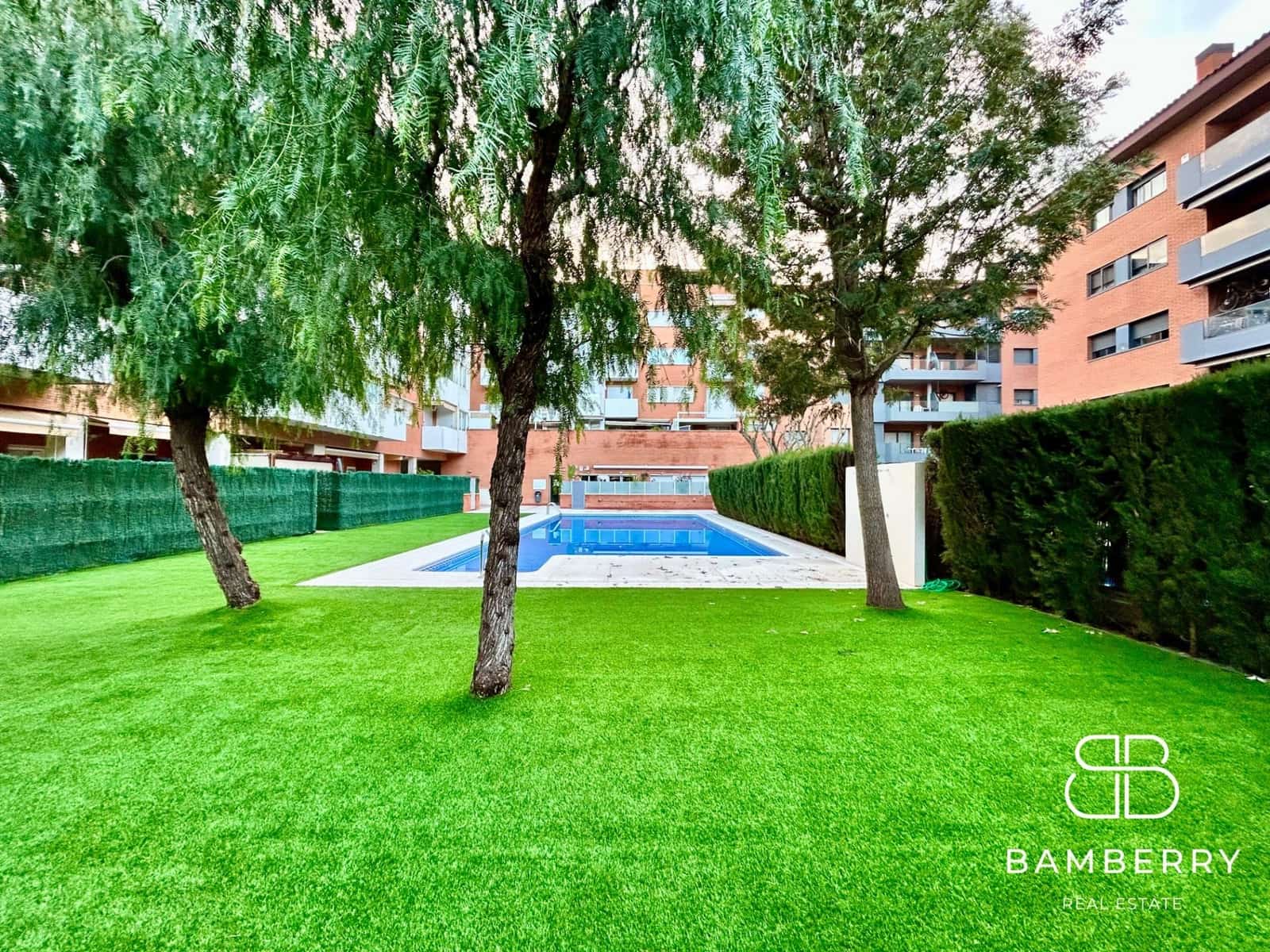 3 bedroom Flat for sale in Castelldefels with pool - € 565,000 (Ref: 9568707)