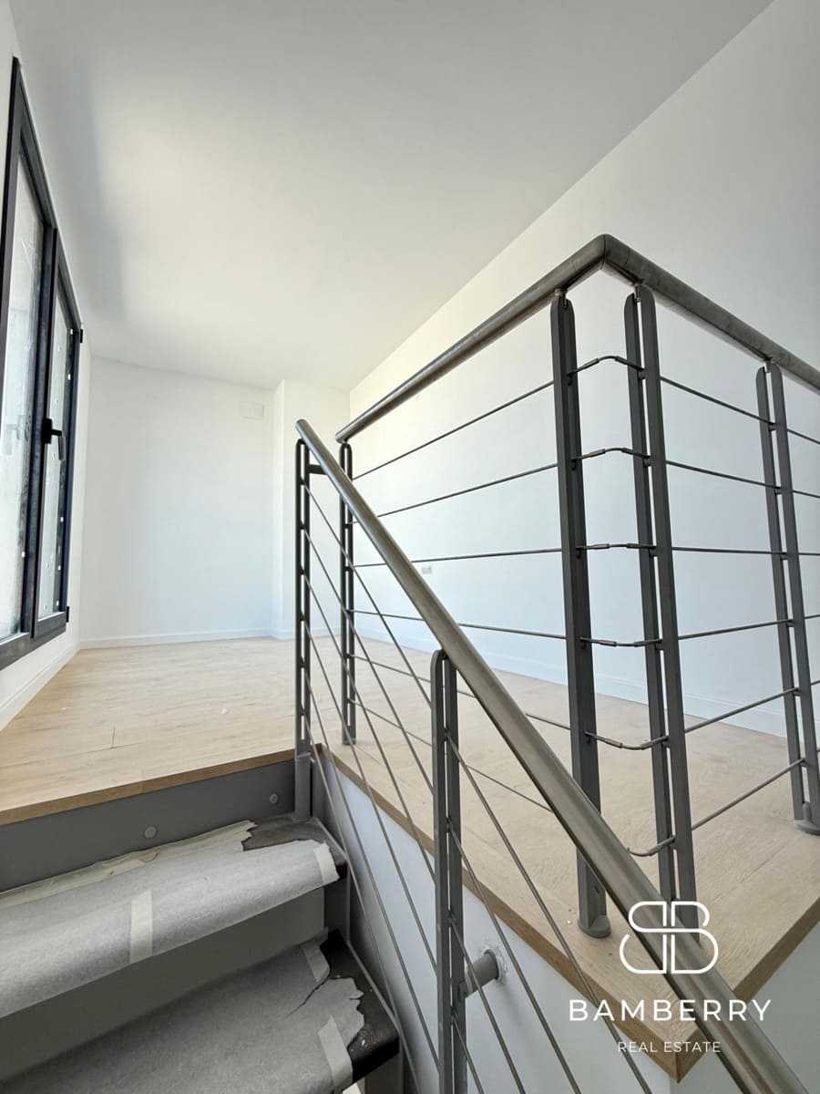 3 bedroom Penthouse for sale in Badalona with garage - € 575,000 (Ref: 9627593)