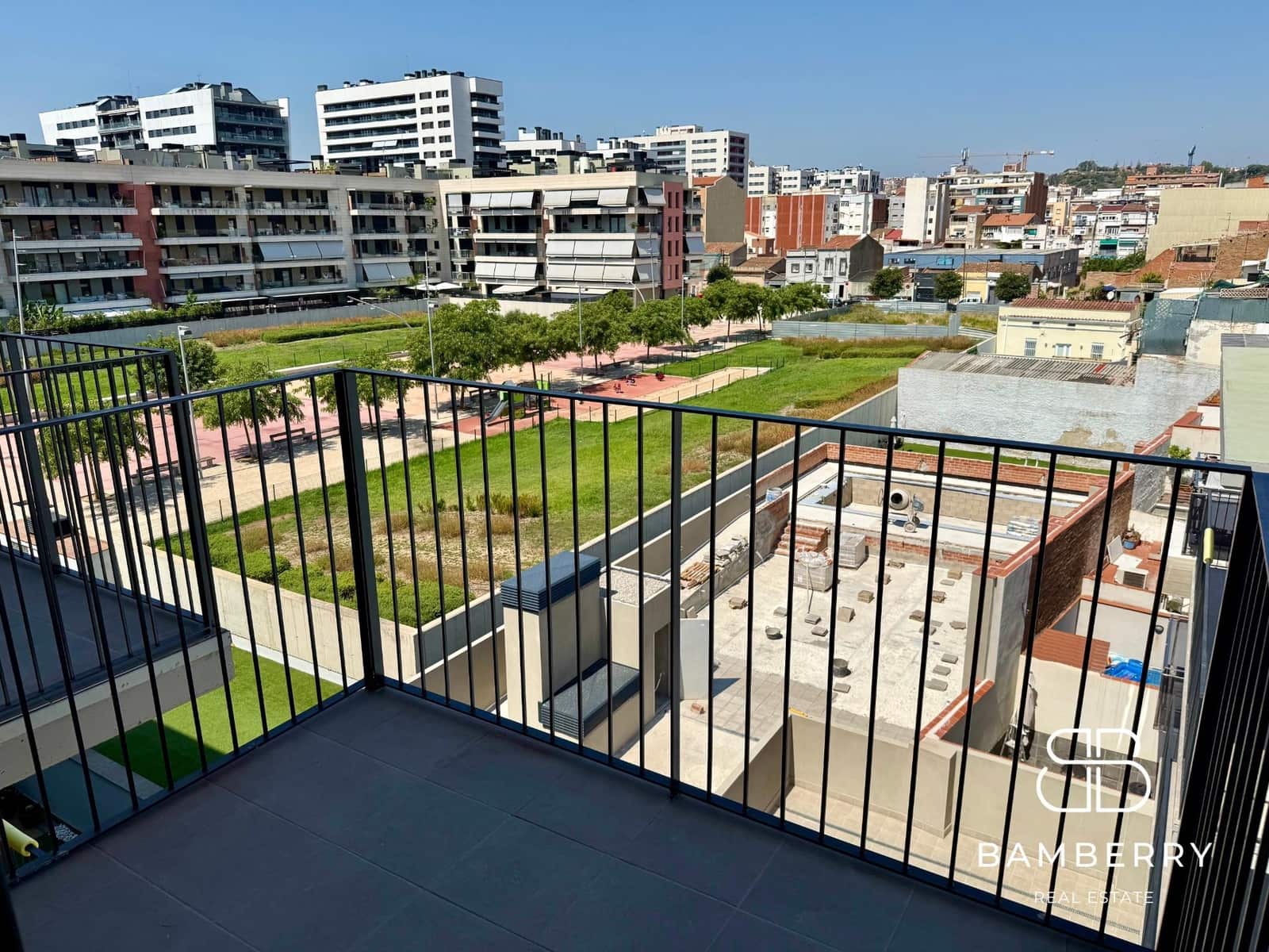 3 bedroom Penthouse for sale in Badalona with garage - € 575,000 (Ref: 9627593)