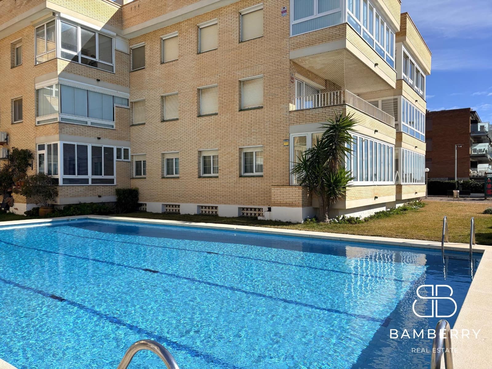 2 Zimmer Penthouse zu verkaufen in Castelldefels mit Pool - 795.000 € (Ref: 9645057)
