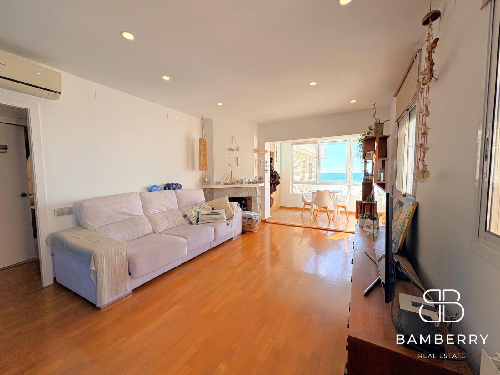 2 slaapkamer Penthouse te koop in Castelldefels met zwembad - € 795.000 (Ref: 9645057)