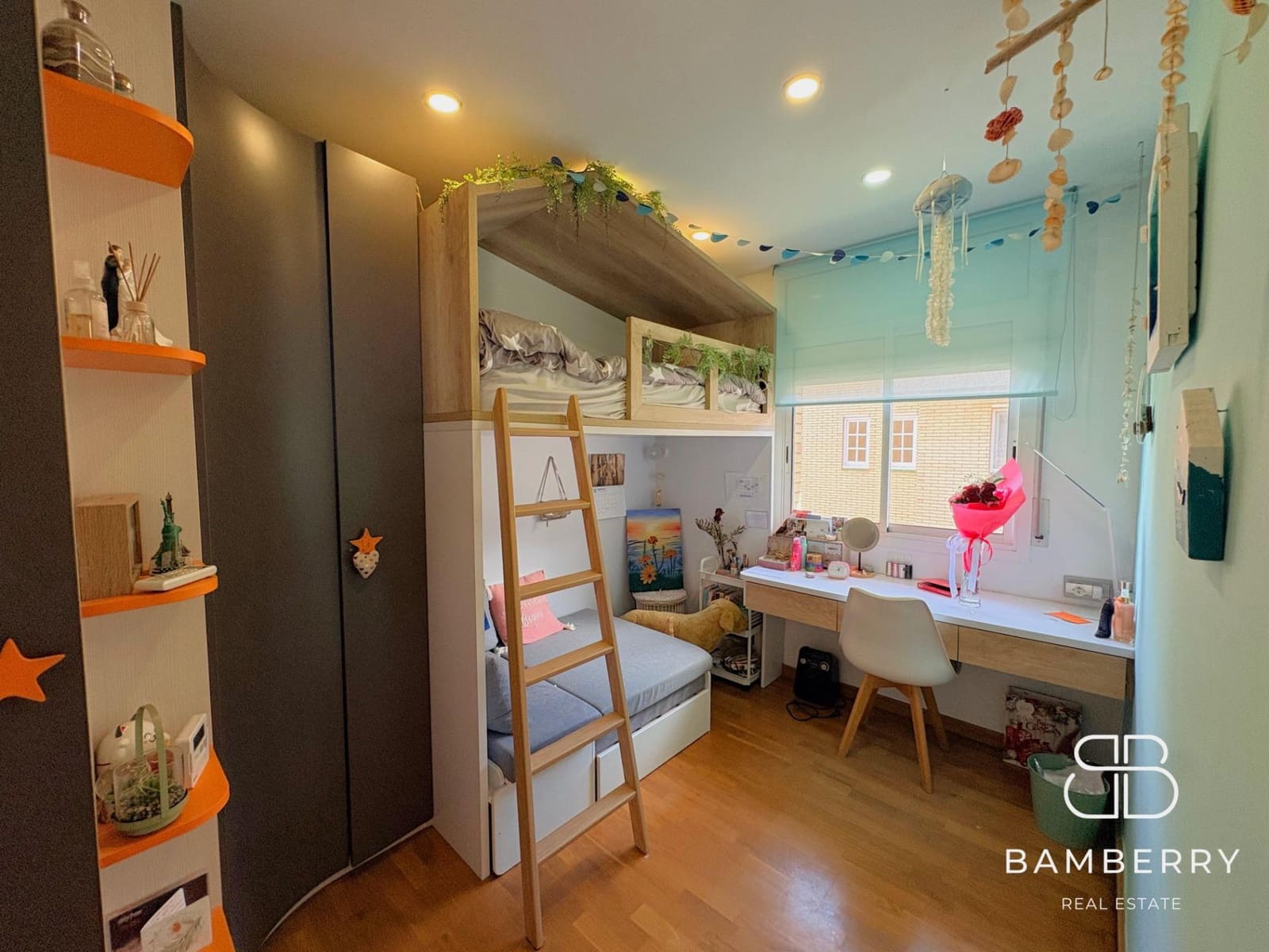 2 slaapkamer Penthouse te koop in Castelldefels met zwembad - € 795.000 (Ref: 9645057)